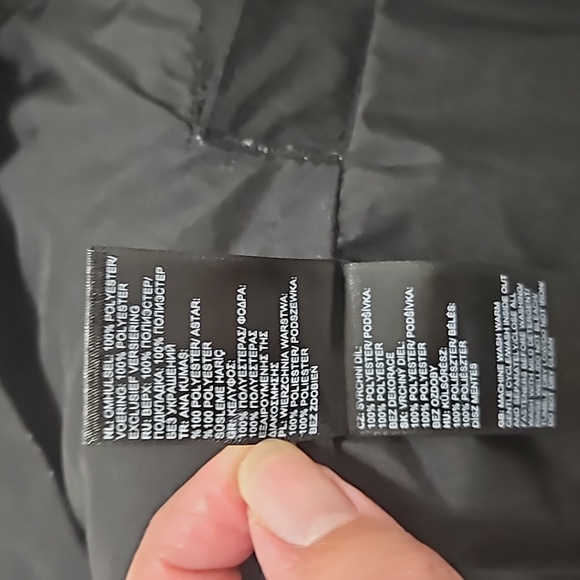 The Northface Hooded, Medium, Black Dryvent lightweight jacket. - Picture 10 of 16